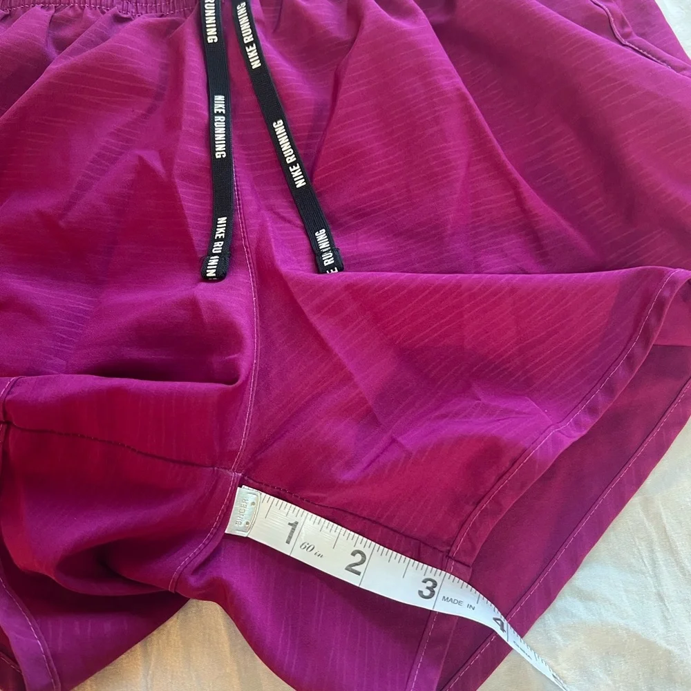 Nike Women's Vibrant Purple Athletic Shorts Size XS‎